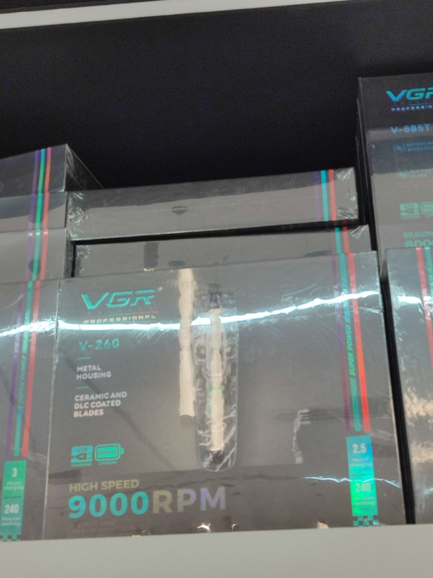 ماشین اصلاح وی جی آر مدل VGR V260 با تیغه سرامیک برش مستقیم